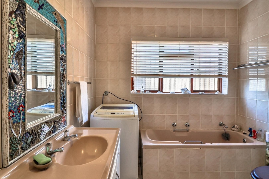 3 Bedroom Property for Sale in Franskraal Western Cape